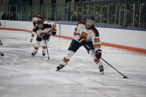 Madison Primeau scored on Syracuse's second attempt in the shootout period to defeat Holy Cross. 