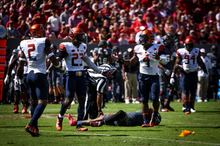 Orange linebacker Zaire Franklin (4) finished with 11 total tackles and a quarterback hit. 